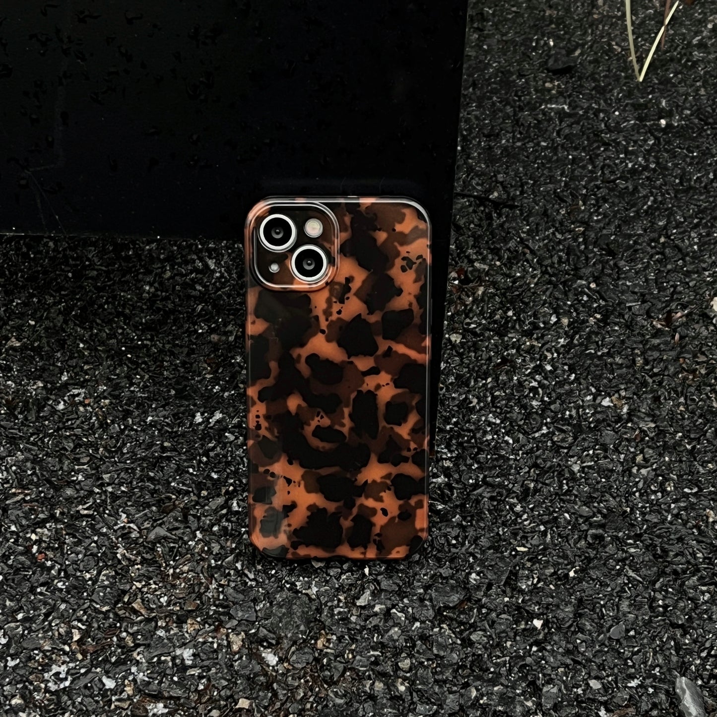 Stylish Dark Color Tortoiseshell Amber Soft Glossy Cover Case for iPhone 16 15 14 13 12  Series
